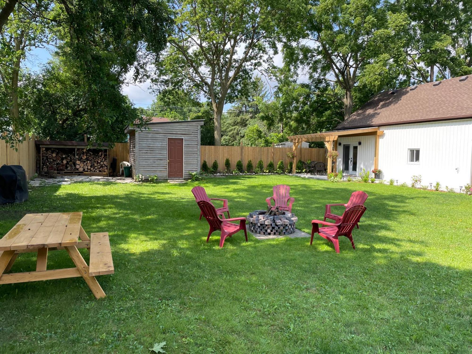 Cozy Cottage Style House Kitchener Εξωτερικό φωτογραφία